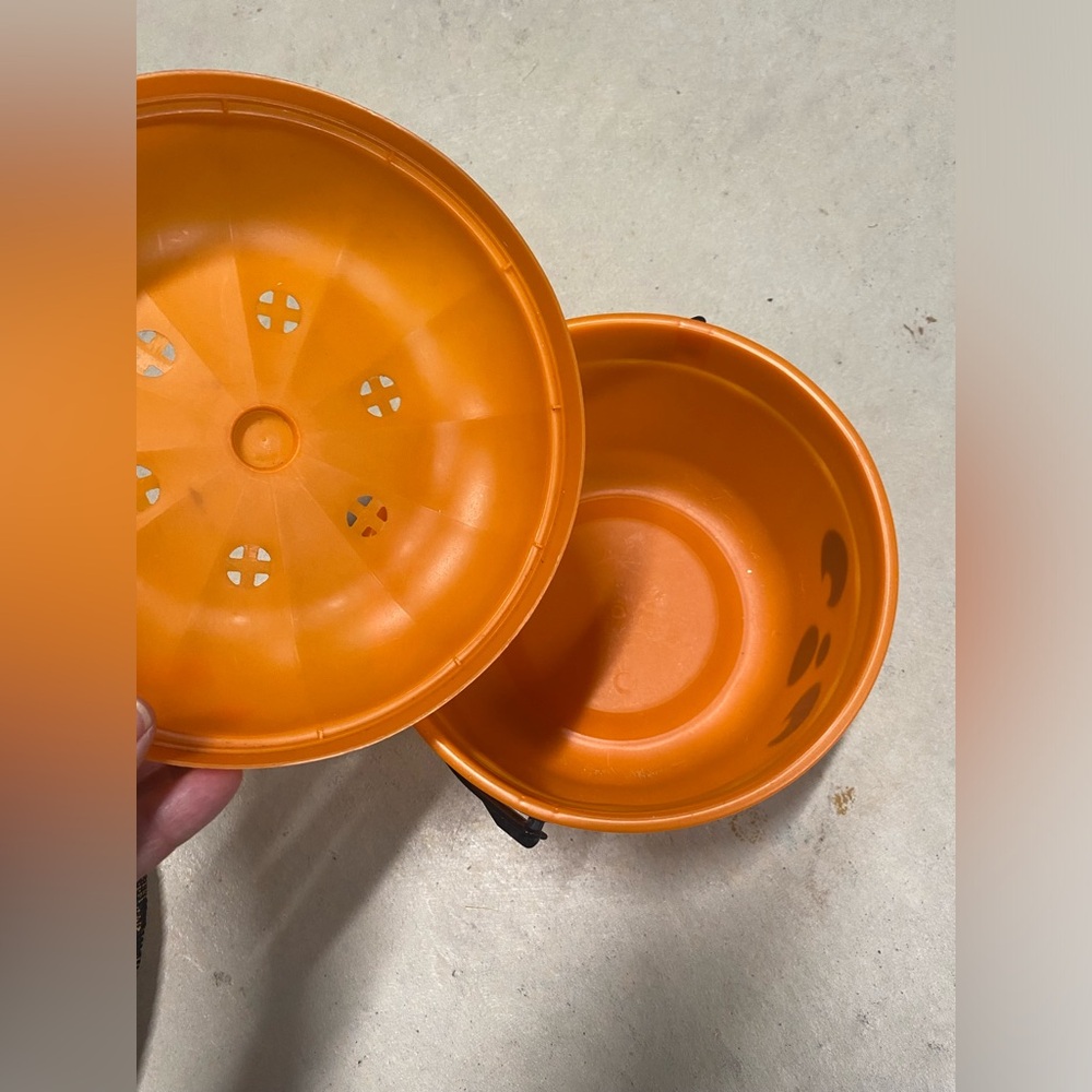Orange Pumpkin Halloween Bucket McDonalds 1986
McBoo Vintage! 🍁🧡 - Picture 4 of 8